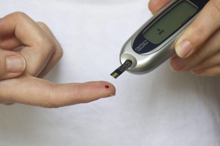 Cum recunoști simptome timpurii ale diabetului — semnale cheie și recomandări utile