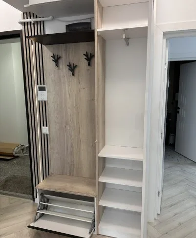 Mobilier Office la Comandă: Soluții Profesionale pentru Birouri Moderne 16